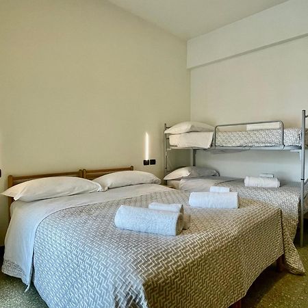 Hotel Altamarea Cesenatico Esterno foto