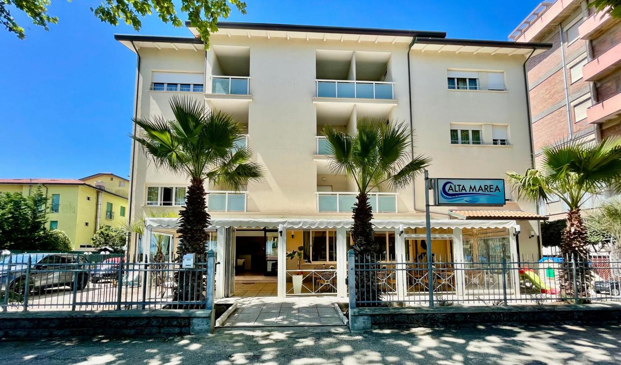 Hotel Altamarea Cesenatico Esterno foto