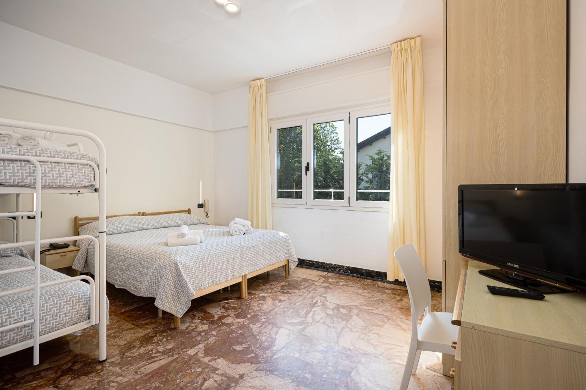 Hotel Altamarea Cesenatico Esterno foto