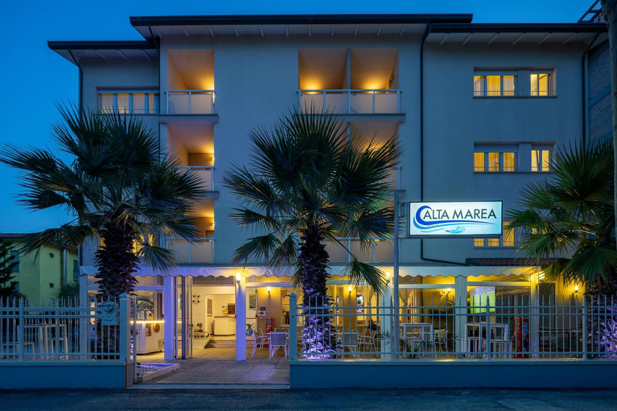 Hotel Altamarea Cesenatico Esterno foto