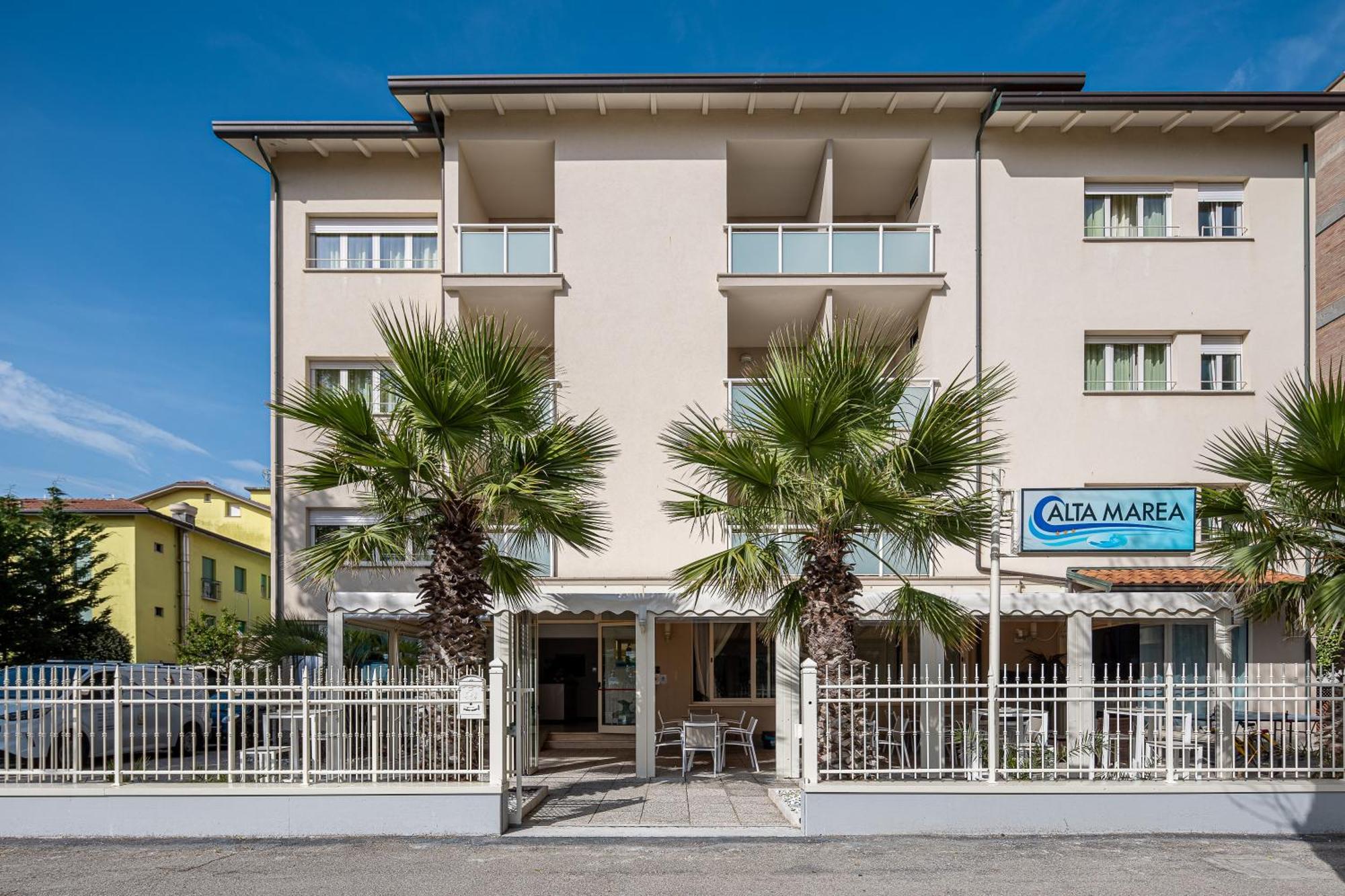 Hotel Altamarea Cesenatico Esterno foto