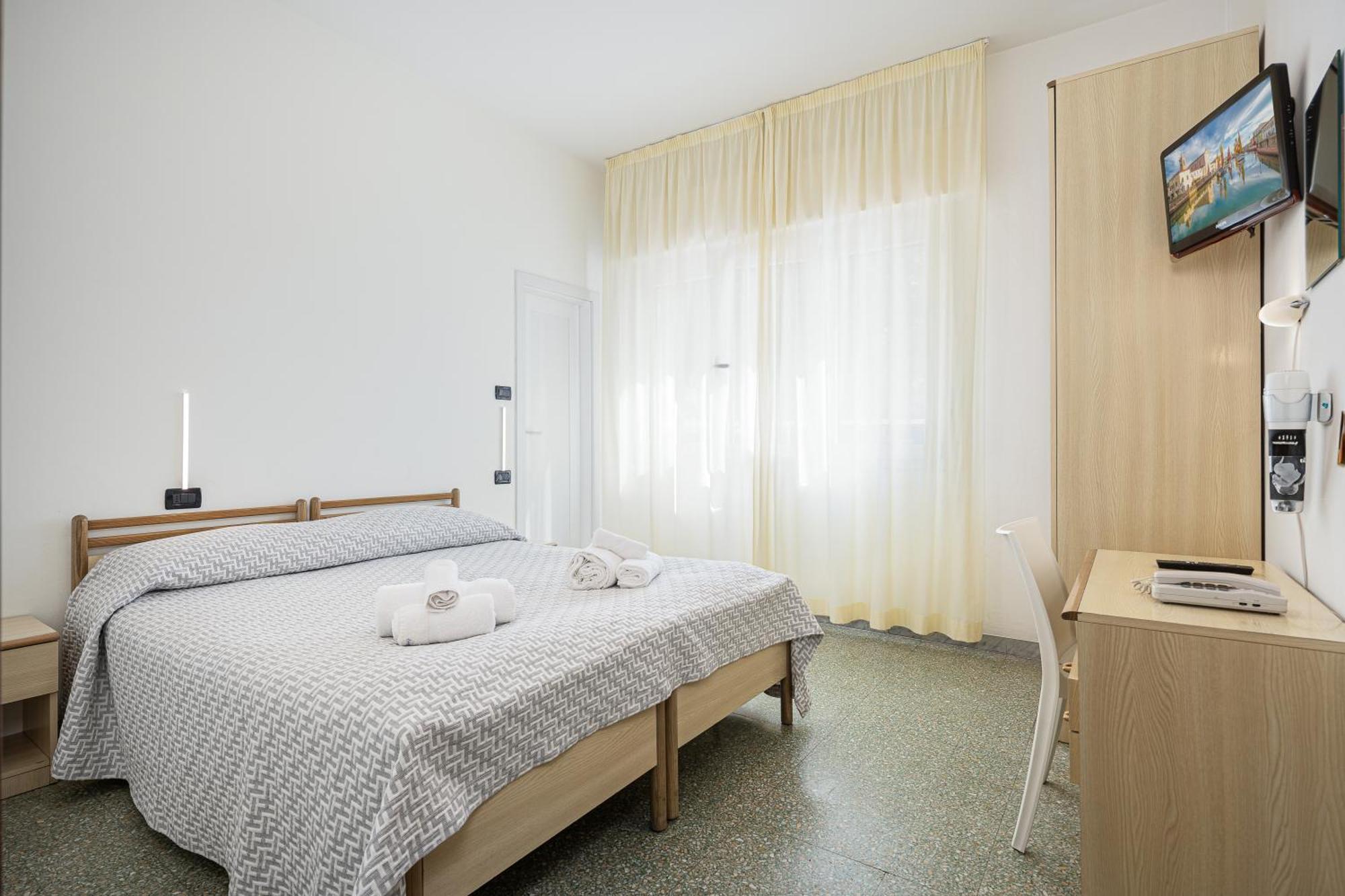 Hotel Altamarea Cesenatico Esterno foto