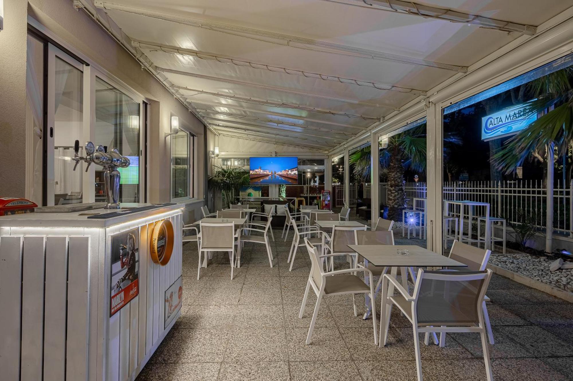 Hotel Altamarea Cesenatico Esterno foto