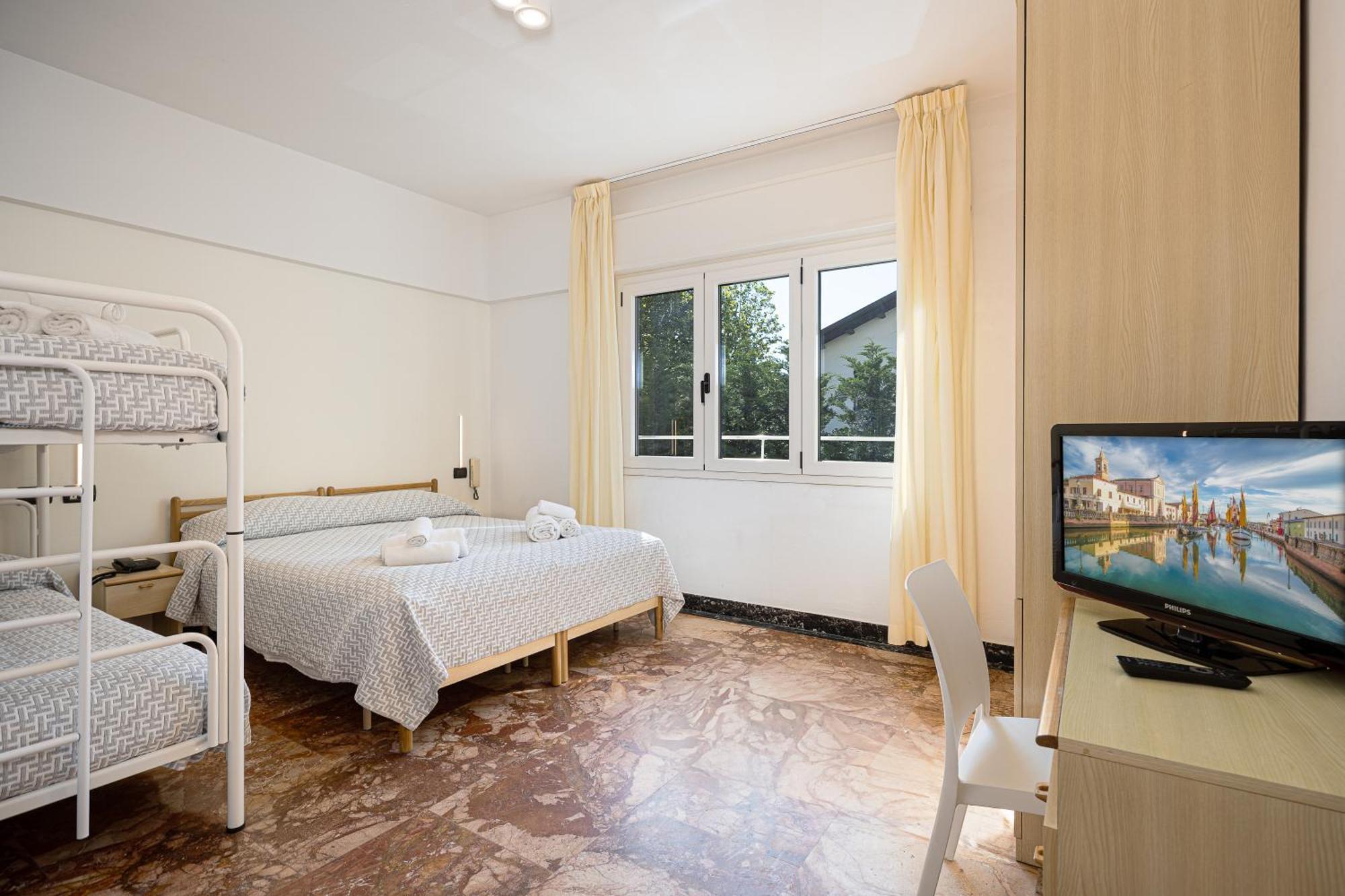 Hotel Altamarea Cesenatico Esterno foto